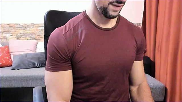 HotHunkTrainer online show from 01/06/25, 09:08