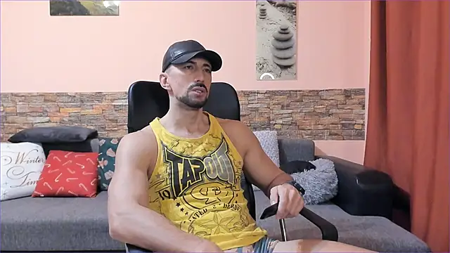 HotHunkTrainer online show from 02/15/25, 09:27