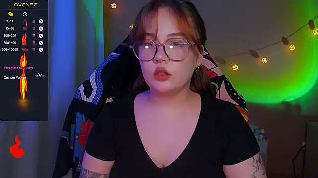 Snapshot of lala_loulou_land chatting on 11/20/25, 02:17 lala loulou land online show from 11/20/25, 02:17