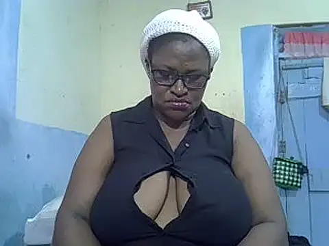 Snapshot of sexy_bigboobss chatting on 11/05/25, 07:30 sexy bigboobss online show from 11/05/25, 07:30