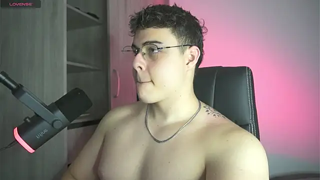Snapshot of odin_blake chatting on 03/09/25, 12:10 odin blake online show from 03/09/25, 12:10