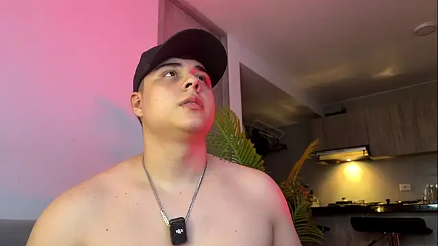 Snapshot of odin_blake chatting on 11/14/25, 02:10 odin blake online show from 11/14/25, 02:10