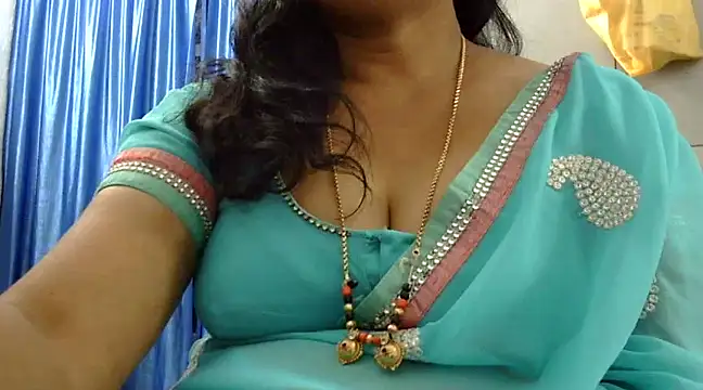 Snapshot of Vijji-telugu chatting on 12/18/24, 07:47 Vijji-telugu online show from 12/18/24, 07:47