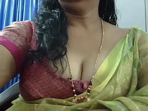 Snapshot of Vijji-telugu chatting on 09/15/25, 04:23 Vijji-telugu online show from 09/15/25, 04:23