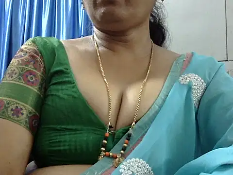 Snapshot of Vijji-telugu chatting on 09/18/25, 08:38 Vijji-telugu online show from 09/18/25, 08:38