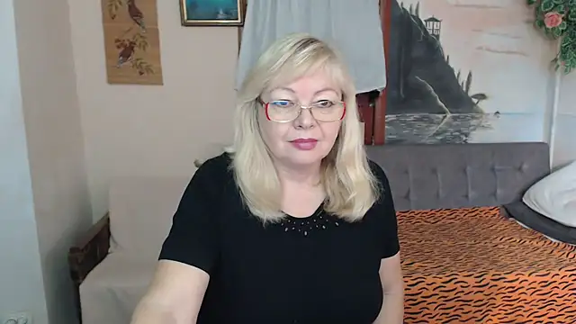 EvelynLoveShy online show from 11/16/25, 11:16