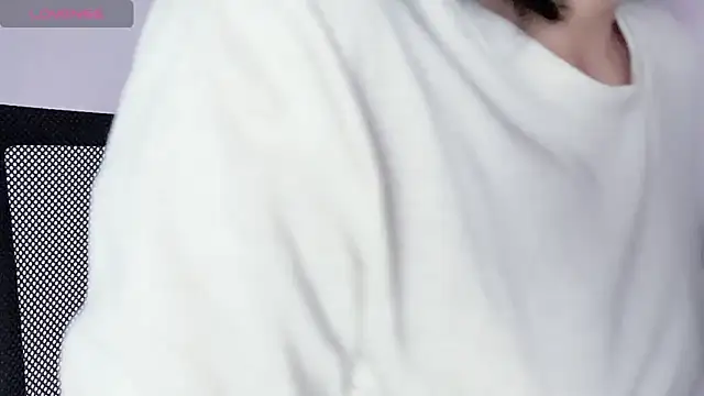 Baenee online show from 10/25/25, 07:19