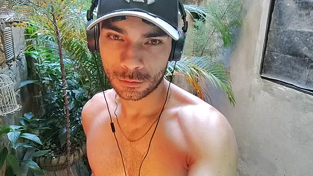 Snapshot of sexyboycolombi4 chatting on 01/23/25, 08:13 sexyboycolombi4 online show from 01/23/25, 08:13