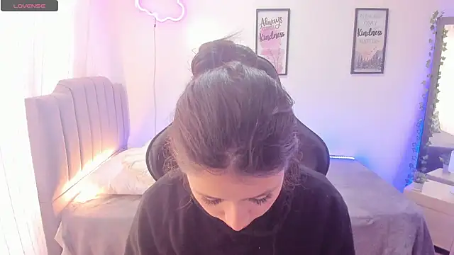 Amy joones online show from 01/29/25, 01:28