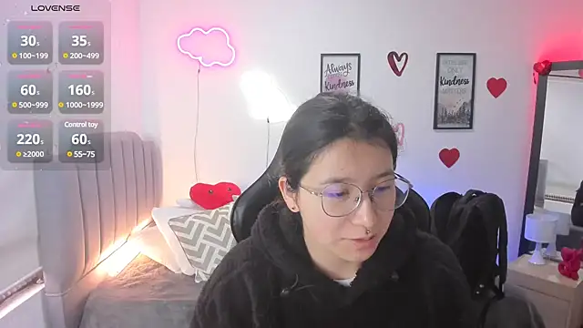 Amy joones online show from 02/21/25, 04:37