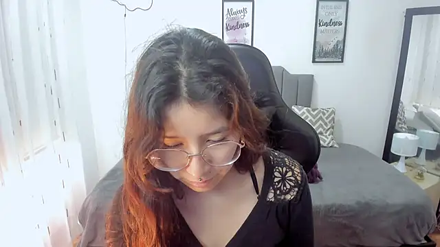 Amy joones online show from 09/29/25, 12:54