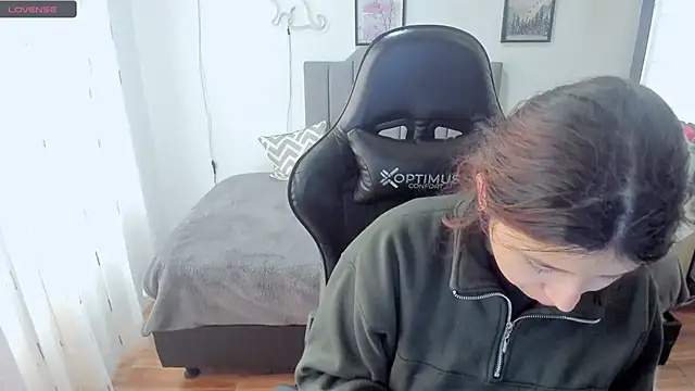 Amy joones online show from 10/01/25, 12:22