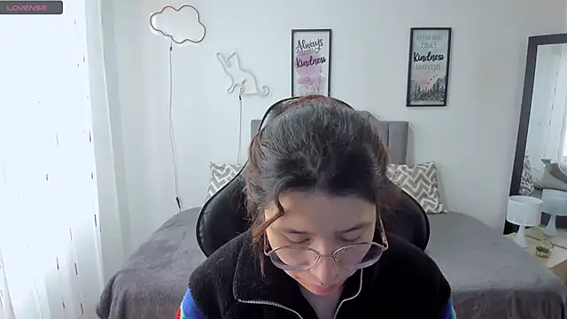 Amy joones online show from 10/22/25, 12:27