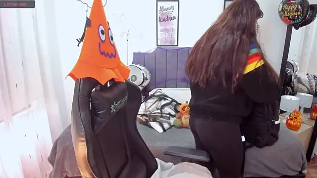 Amy joones online show from 10/24/25, 12:45