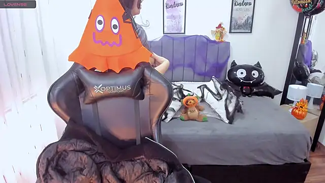 Amy joones online show from 10/25/25, 01:07