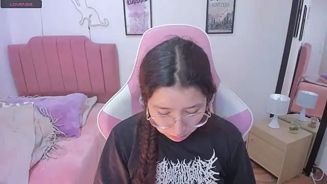 Amy joones online show from 11/21/25, 01:32