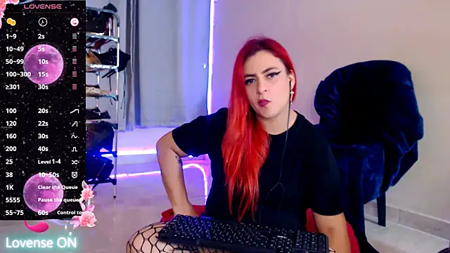 violetaredbitch online show from 02/20/25, 03:23