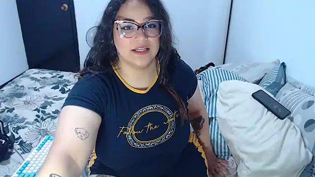 Luciernaga18 online show from 02/04/25, 03:11