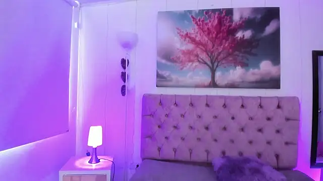 Julianaa Castro  online show from 01/10/25, 05:56