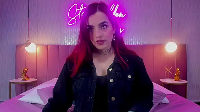 Snapshot of valeriee_millerr_ chatting on 01/07/25, 06:35 valeriee millerr online show from 01/07/25, 06:35