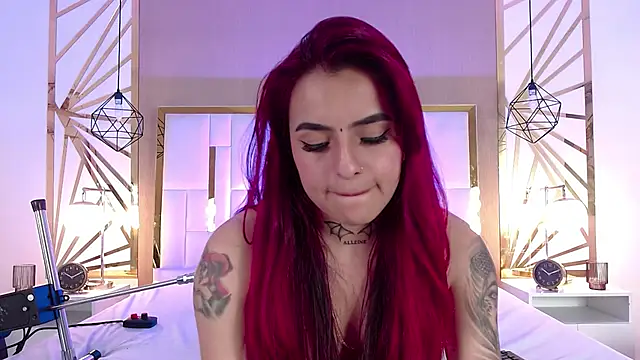 Snapshot of valeriee_millerr_ chatting on 02/08/25, 12:28 valeriee millerr online show from 02/08/25, 12:28