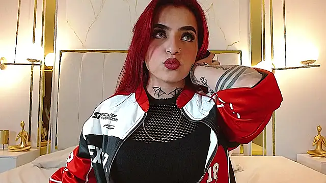 Snapshot of valeriee_millerr_ chatting on 02/12/25, 06:19 valeriee millerr online show from 02/12/25, 06:19