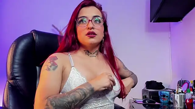 Snapshot of valeriee_millerr_ chatting on 03/21/25, 07:35 valeriee millerr online show from 03/21/25, 07:35