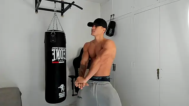 Snapshot of dan01_ chatting on 11/15/25, 08:55 dan01 online show from 11/15/25, 08:55