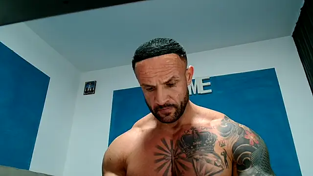 Magnificmuscles89 online show from 10/19/25, 09:48