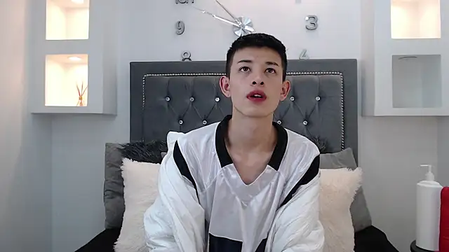 Snapshot of MaikCarver chatting on 01/15/25, 04:15 MaikCarver online show from 01/15/25, 04:15