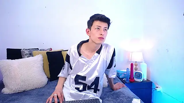 Snapshot of MaikCarver chatting on 09/30/25, 03:44 MaikCarver online show from 09/30/25, 03:44