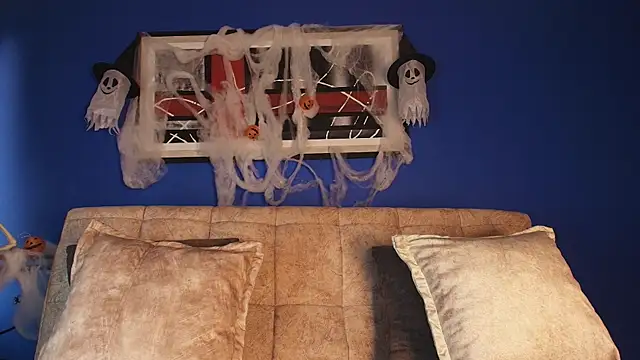 liccy hall online show from 10/30/25, 11:44