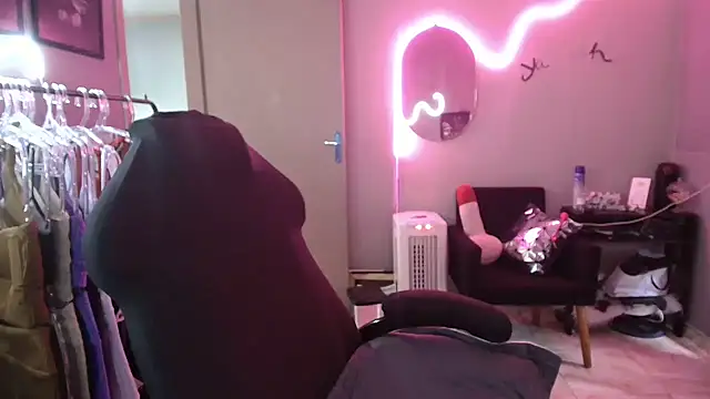 Snapshot of HotRuiva chatting on 01/21/25, 01:32 HotRuiva online show from 01/21/25, 01:32