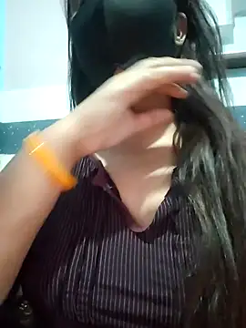 Snapshot of Aishwaryaa_69 chatting on 02/04/25, 04:29 Aishwaryaa 69 online show from 02/04/25, 04:29