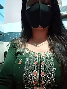 Snapshot of Aishwaryaa_69 chatting on 02/07/25, 09:37 Aishwaryaa 69 online show from 02/07/25, 09:37