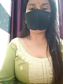 Snapshot of Aishwaryaa_69 chatting on 02/13/25, 02:52 Aishwaryaa 69 online show from 02/13/25, 02:52