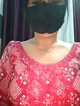 Snapshot of Aishwaryaa_69 chatting on 02/15/25, 02:00 Aishwaryaa 69 online show from 02/15/25, 02:00