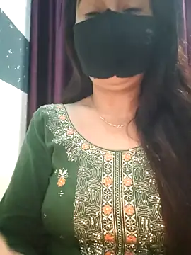 Snapshot of Aishwaryaa_69 chatting on 02/17/25, 09:46 Aishwaryaa 69 online show from 02/17/25, 09:46