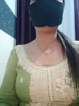 Snapshot of Aishwaryaa_69 chatting on 02/21/25, 03:23 Aishwaryaa 69 online show from 02/21/25, 03:23