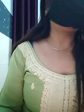 Snapshot of Aishwaryaa_69 chatting on 02/22/25, 12:08 Aishwaryaa 69 online show from 02/22/25, 12:08