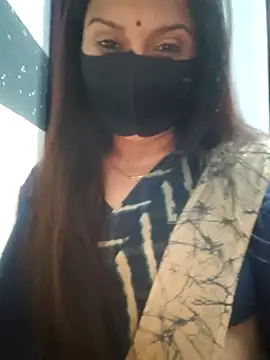 Snapshot of Aishwaryaa_69 chatting on 02/23/25, 02:35 Aishwaryaa 69 online show from 02/23/25, 02:35