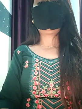 Snapshot of Aishwaryaa_69 chatting on 02/26/25, 03:30 Aishwaryaa 69 online show from 02/26/25, 03:30