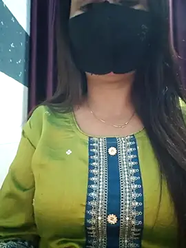 Snapshot of Aishwaryaa_69 chatting on 03/02/25, 03:59 Aishwaryaa 69 online show from 03/02/25, 03:59