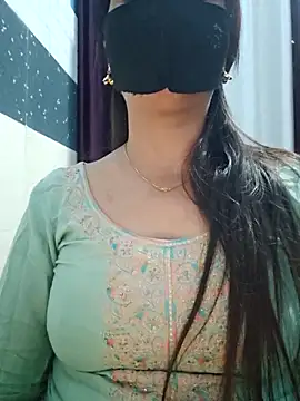 Snapshot of Aishwaryaa_69 chatting on 03/09/25, 07:34 Aishwaryaa 69 online show from 03/09/25, 07:34