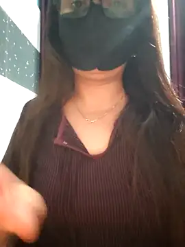 Snapshot of Aishwaryaa_69 chatting on 03/09/25, 04:11 Aishwaryaa 69 online show from 03/09/25, 04:11