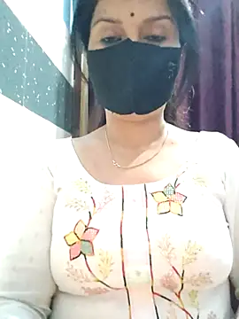 Snapshot of Aishwaryaa_69 chatting on 03/10/25, 04:03 Aishwaryaa 69 online show from 03/10/25, 04:03