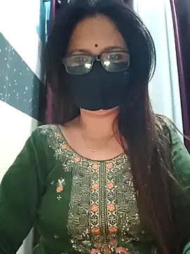 Snapshot of Aishwaryaa_69 chatting on 03/12/25, 01:36 Aishwaryaa 69 online show from 03/12/25, 01:36