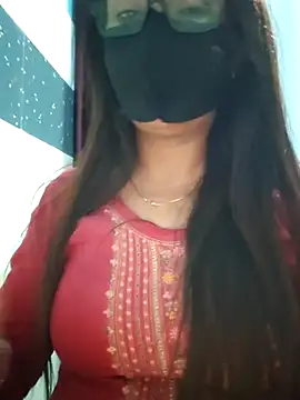 Snapshot of Aishwaryaa_69 chatting on 03/12/25, 03:07 Aishwaryaa 69 online show from 03/12/25, 03:07