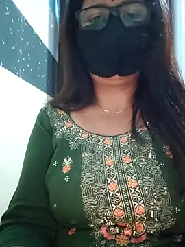 Snapshot of Aishwaryaa_69 chatting on 03/17/25, 03:47 Aishwaryaa 69 online show from 03/17/25, 03:47