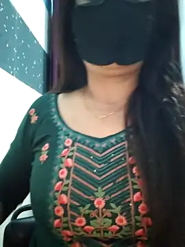 Snapshot of Aishwaryaa_69 chatting on 03/18/25, 04:37 Aishwaryaa 69 online show from 03/18/25, 04:37